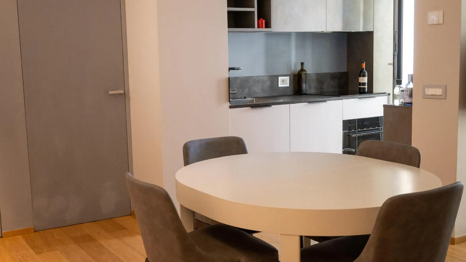 Апартаменты Milanese Lodge/Luxury House In The Heart Of Милан